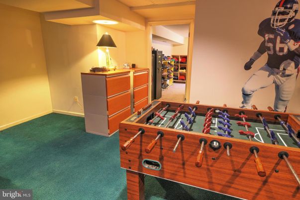 Game Room, Interior
