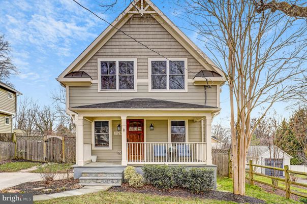 Exterior, Facade, Queen Anne Victorian