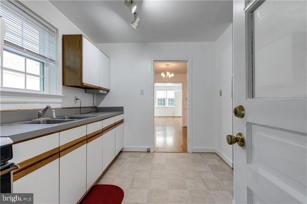 Chandelier, Interior, Kitchen