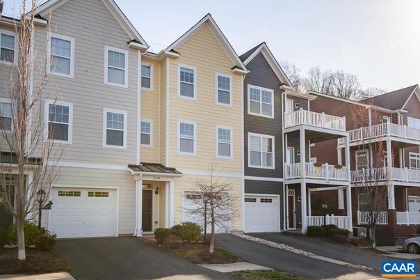Attached, Exterior, Facade, Rowhouse