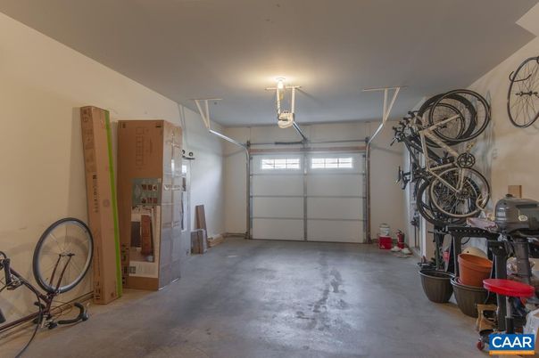 Garage, Interior