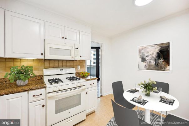 Dining room, Interior, Kitchen, Recessed Lighting