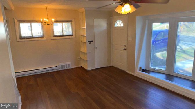 Chandelier, Empty room, Interior, Wood Texture Flooring