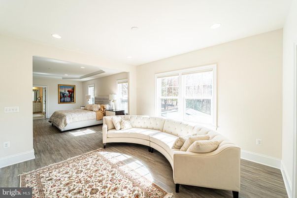Bedroom, Interior, Living room, Recessed Lighting, Wood Texture Flooring