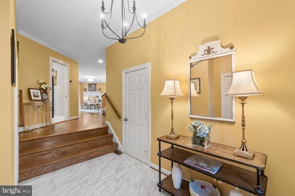 Chandelier, Interior, Marble, Recessed Lighting