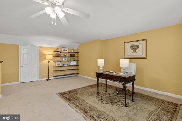 Home Office, Interior