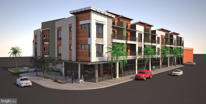 Exterior, Facade, Modern