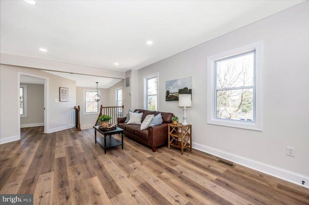 Chandelier, Interior, Living room, Recessed Lighting, Wood Texture Flooring