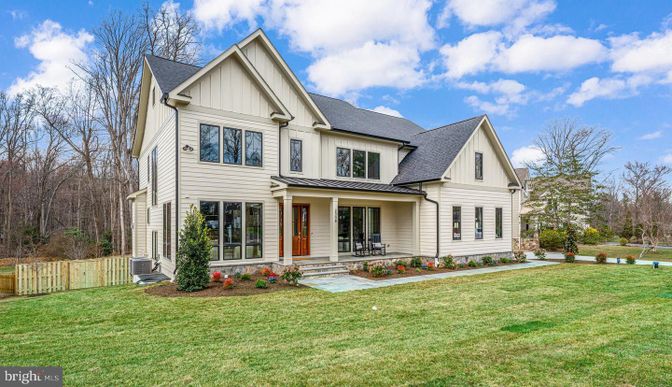Backyard, Exterior, Facade, Farmhouse