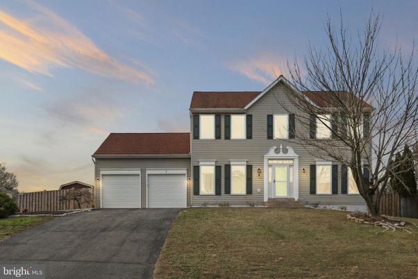Attached, Exterior, Facade, Georgian