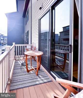 Exterior, Wood Texture Flooring