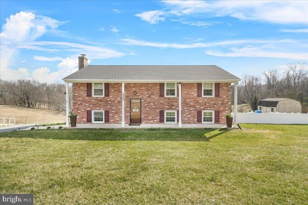 Backyard, Exterior, Facade, Brick Facade, Georgian