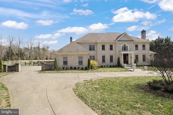 Backyard, Exterior, Facade, Brick Facade, French Provincial