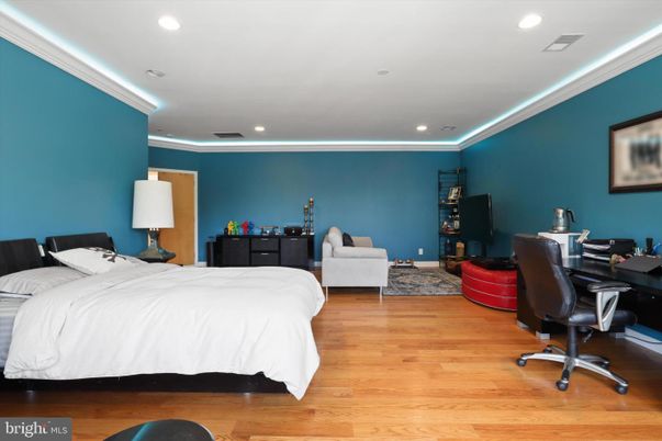 Bedroom, Home Office, Interior, Recessed Lighting, Wood Texture Flooring