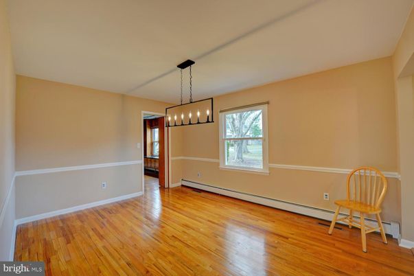 Empty room, Interior, Pendant Lights, Wood Texture Flooring