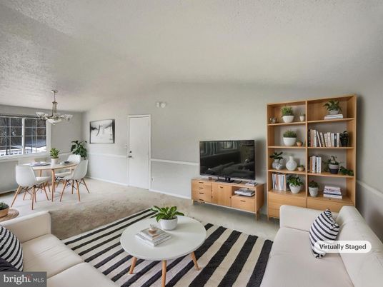 Chandelier, Dining room, Interior, Living room