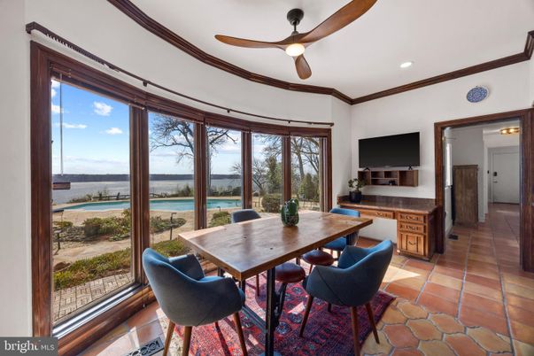 Dining room, Interior, Recessed Lighting, Water
