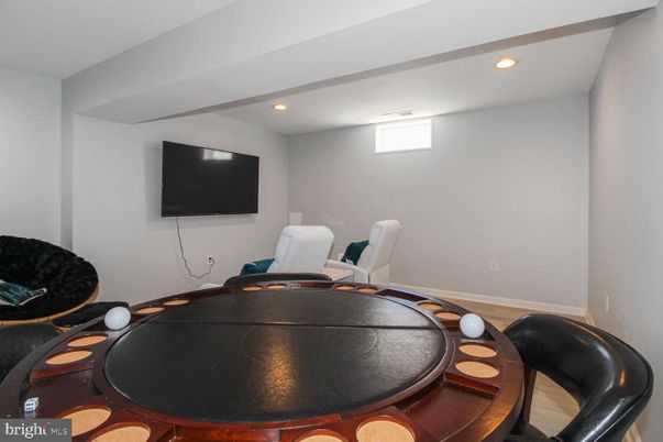 Game Room, Interior, Recessed Lighting
