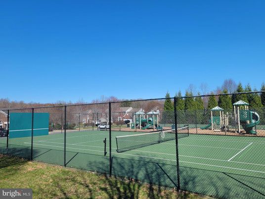 Exterior, Tennis Courts