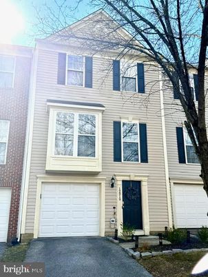 Attached, Exterior, Facade, Brick Facade, Rowhouse
