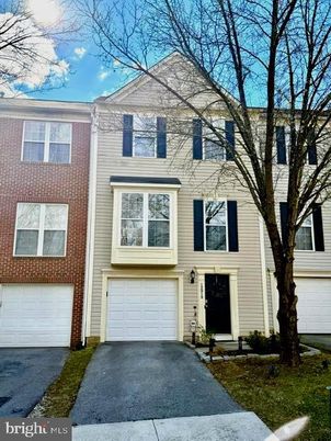 Attached, Exterior, Facade, Brick Facade, Rowhouse