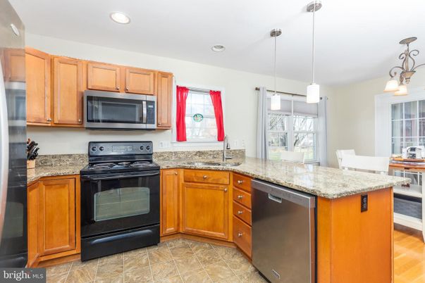 Interior, Kitchen, Pendant Lights, Recessed Lighting