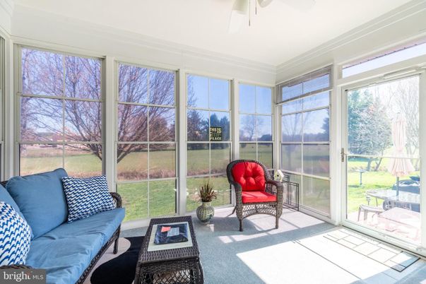 Interior, Living room, Sun Room, Water