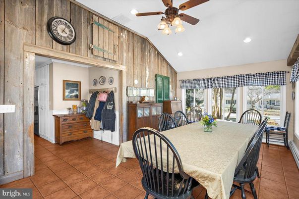 Dining room, Interior, Recessed Lighting