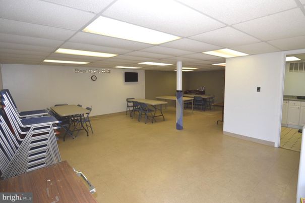 Dining room, Interior, Recessed Lighting