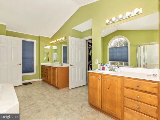 Bathroom, Dual Sink Vanities, Interior