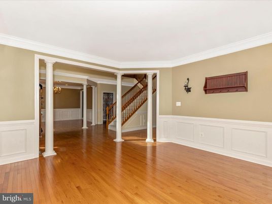 Chandelier, Empty room, Interior, Wood Texture Flooring