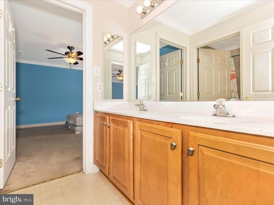 Bathroom, Dual Sink Vanities, Interior