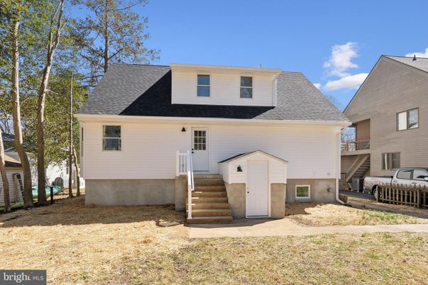 Exterior, Facade, Cape Cod