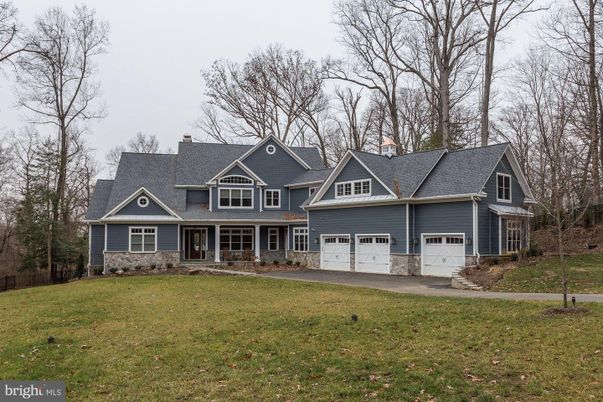 Attached, Exterior, Facade, Farmhouse