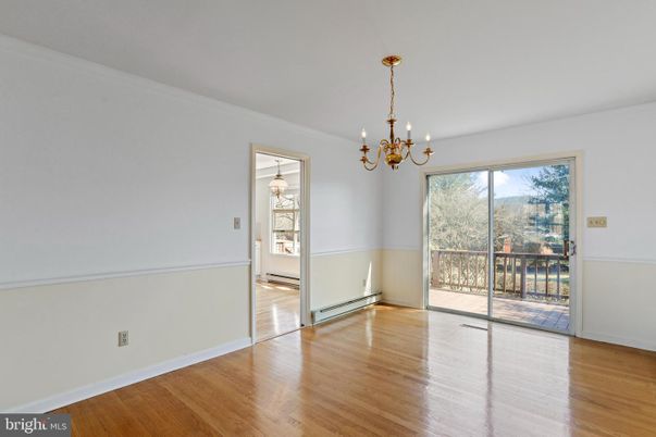Chandelier, Empty room, Interior, Wood Texture Flooring