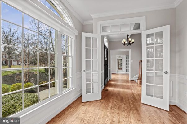 Chandelier, Interior, Wood Texture Flooring