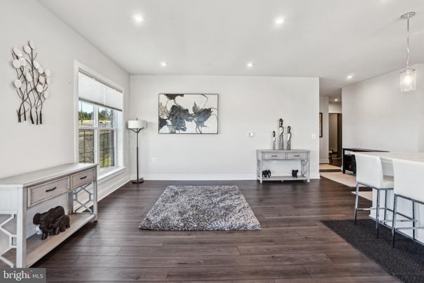 Interior, Pendant Lights, Recessed Lighting, Wood Texture Flooring