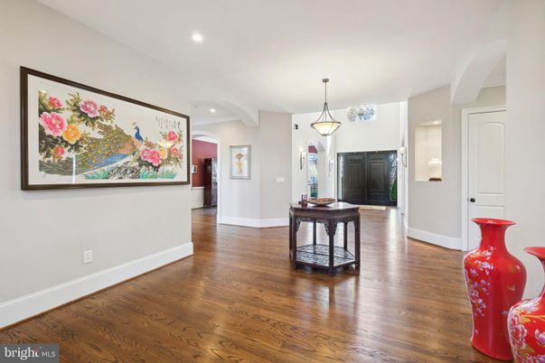 Interior, Pendant Lights, Recessed Lighting, Wood Texture Flooring