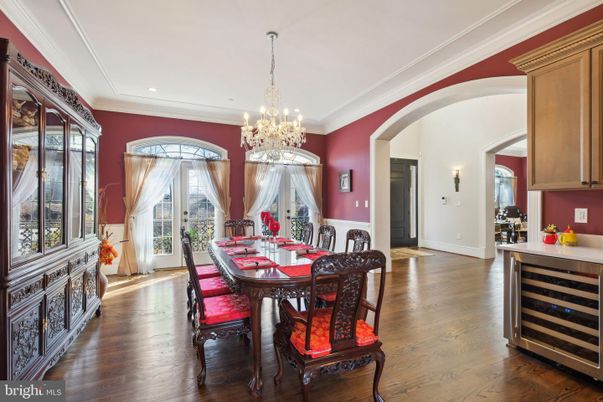 Chandelier, Dining room, Interior, Recessed Lighting, Wood Texture Flooring
