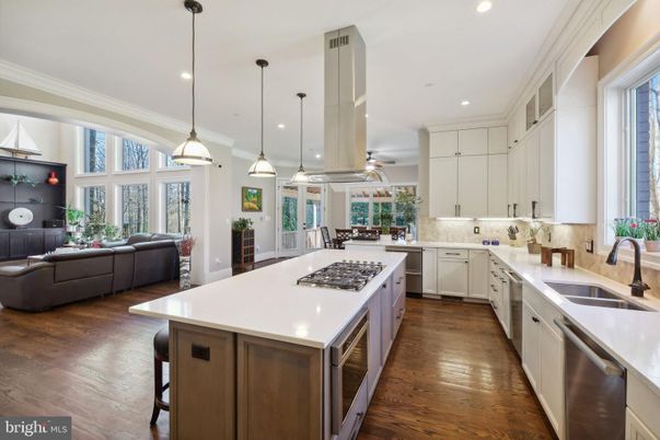 Interior, Kitchen, Living room, Pendant Lights, Recessed Lighting, Stainless Steel Appliances, Wood Texture Flooring