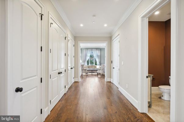 Bathroom, Interior, Recessed Lighting, Wood Texture Flooring