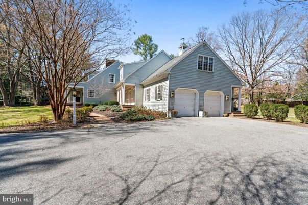 Attached, Exterior, Facade, Farmhouse