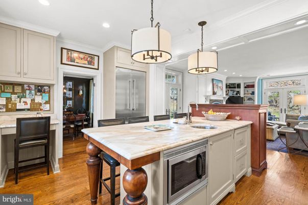 Dining room, Interior, Kitchen, Pendant Lights, Recessed Lighting, Wood Texture Flooring