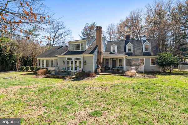 Backyard, Exterior, Facade, Cape Cod