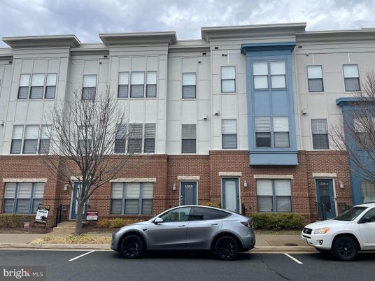 Exterior, Facade, Brick Facade, Rowhouse