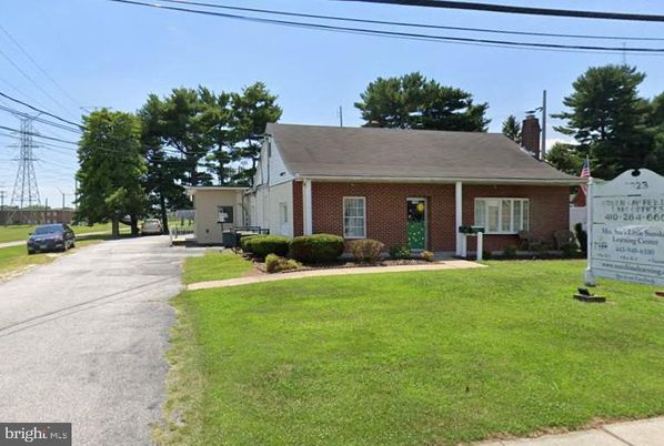 Backyard, Exterior, Facade, Brick Facade, Cape Cod