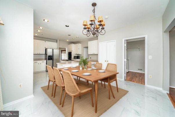 Chandelier, Dining room, Interior, Kitchen, Marble, Recessed Lighting, Stainless Steel Appliances
