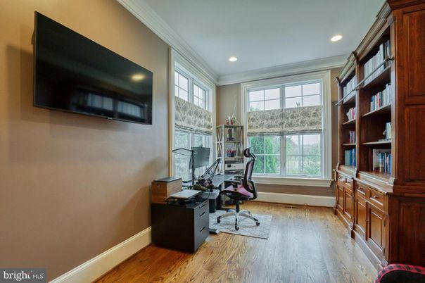 Home Office, Interior, Recessed Lighting, Wood Texture Flooring