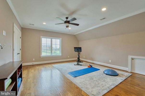 Fitness Equipment, Interior, Recessed Lighting, Wood Texture Flooring