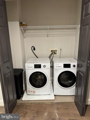 Interior, Utility Closets, Washer, Wood Texture Flooring